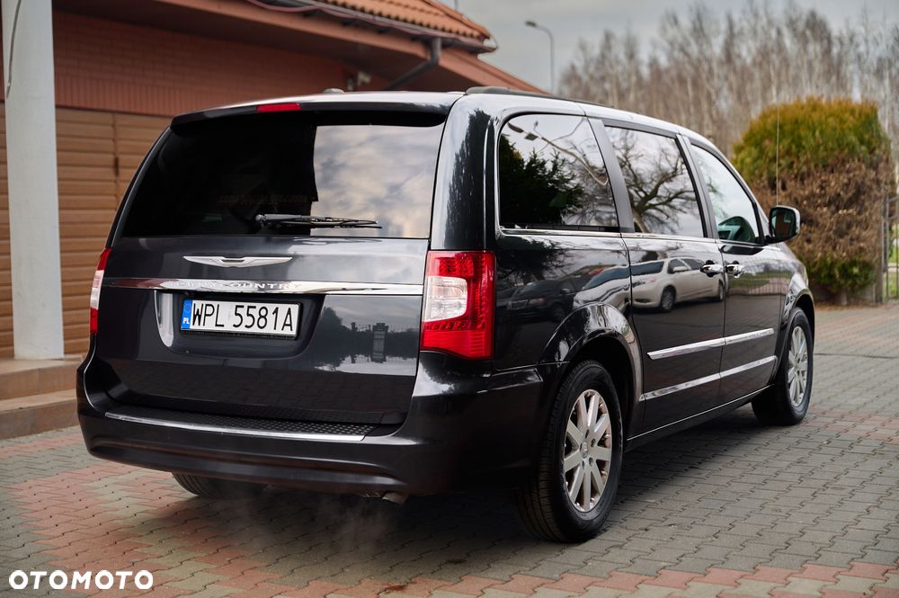 Chrysler Town & Country 3.6 Limited - 13