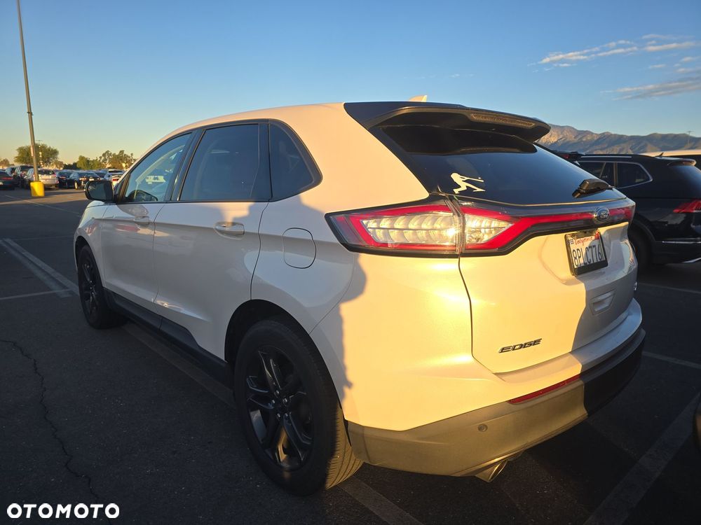 Ford Edge 2.0 EcoBlue Twin-Turbo 4WD Titanium - 5