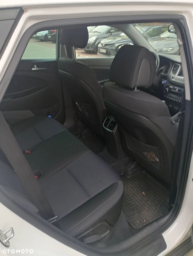 Hyundai Tucson 1.7 CRDI BlueDrive Style 2WD DCT - 10
