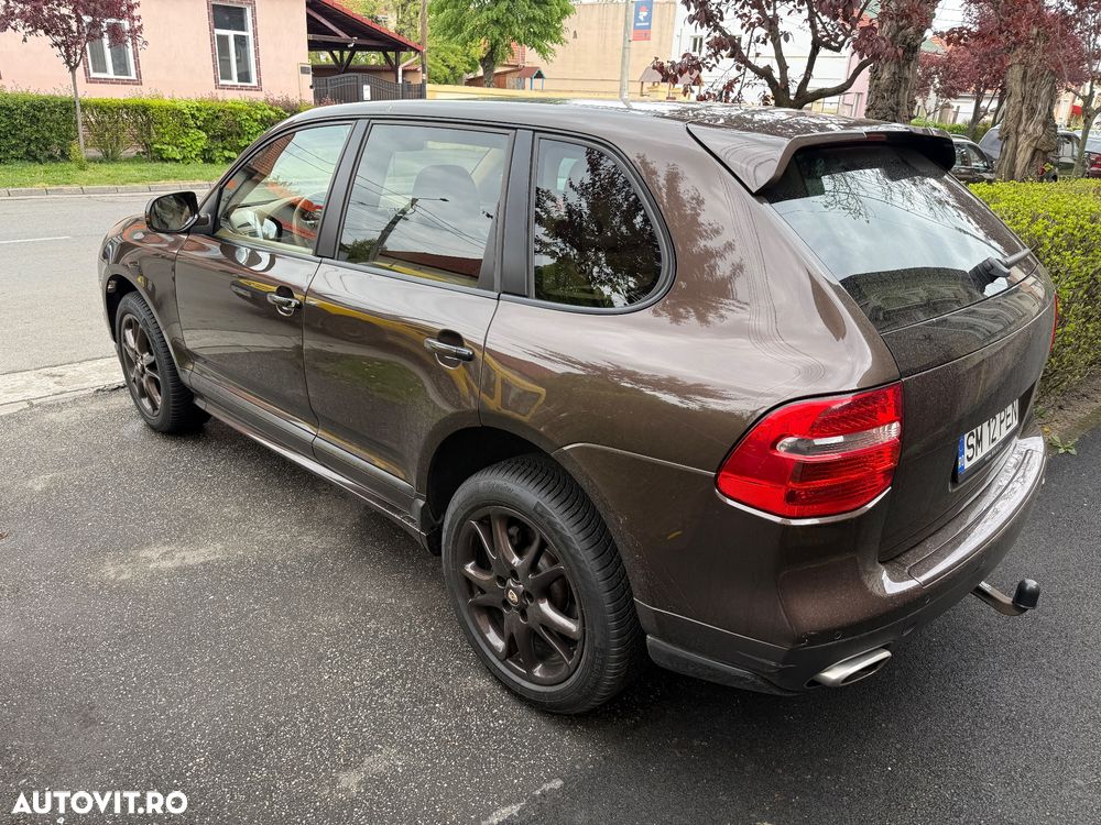 Porsche Cayenne 3.0 L V6 - 4