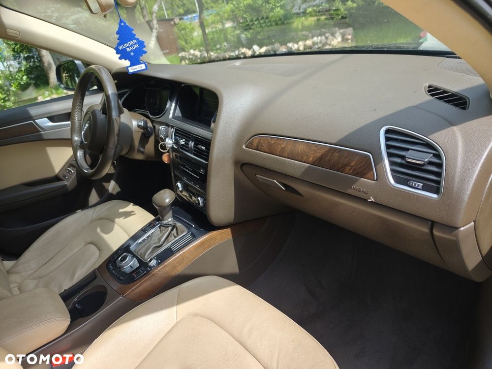 Audi A4 Limousine - 8