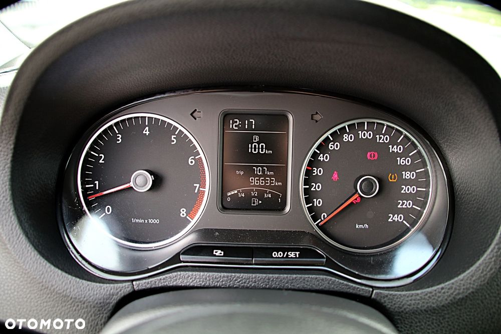 Volkswagen Polo 1.4 Highline - 25
