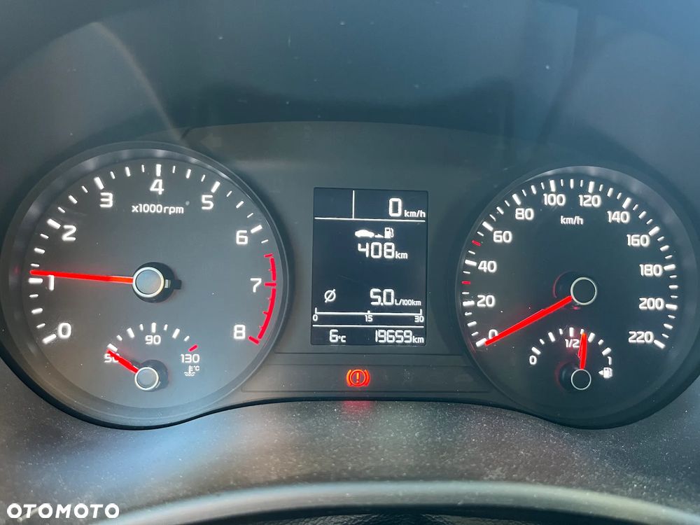 Kia Rio 1.2 L - 8