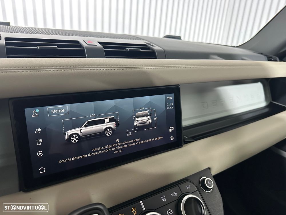 Land Rover Defender 3.0 I6 110 AWD X-Dynamic S - 26