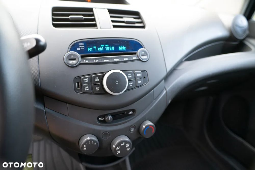 Chevrolet Spark 1.0 LS - 26