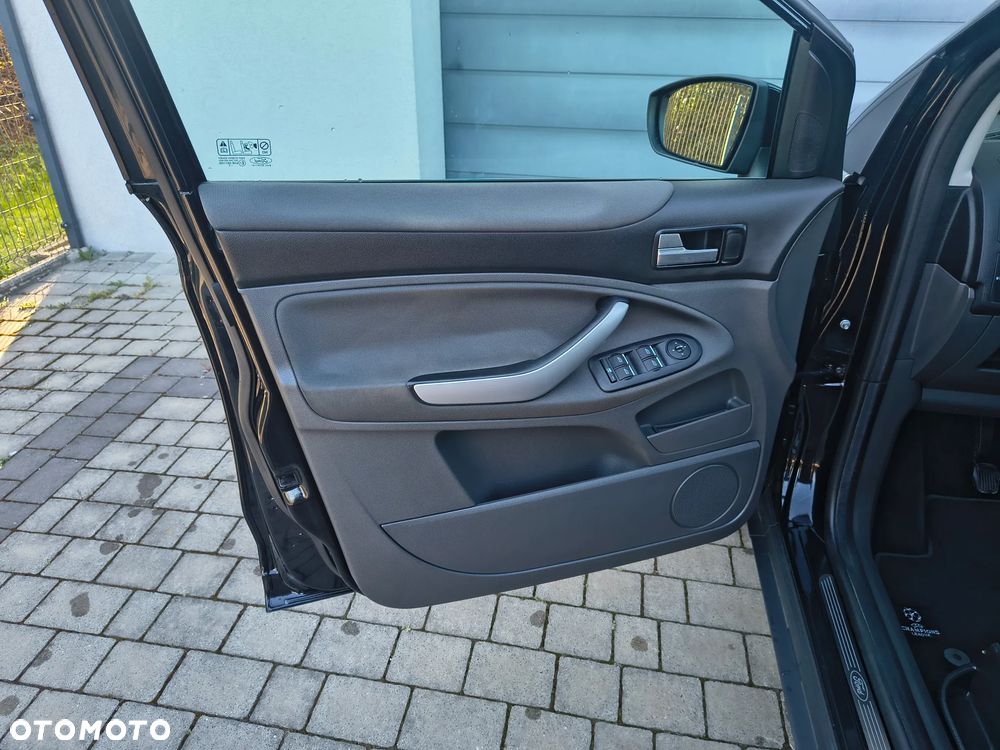 Ford Kuga 2.0 TDCi 2x4 Champions Edition - 11