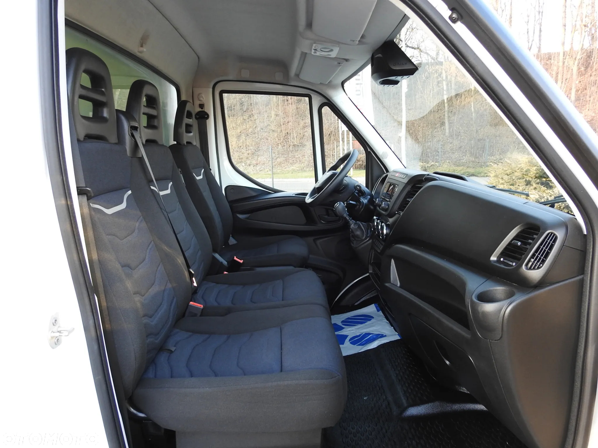 Iveco DAILY 35S16 KONTENER WINDA 8 PALET TEMPOMAT KLIMATYZACJA BLIŹNIACZE KOŁA 160KM [ 689599 ] - 35