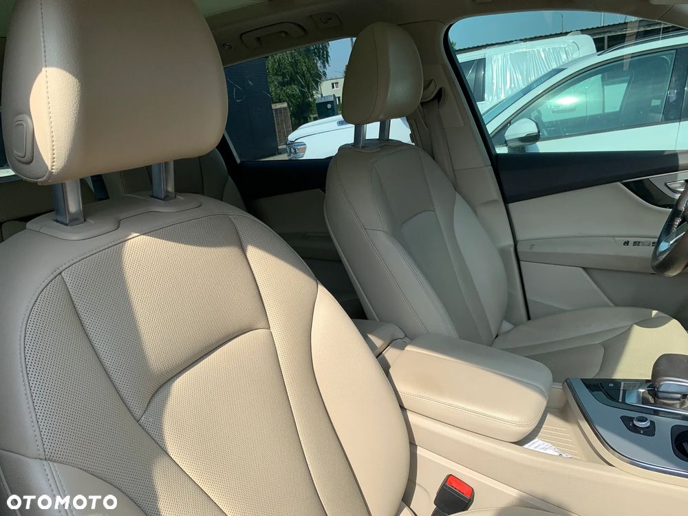 Audi Q7 3.0 TFSI Quattro Tiptronic - 24
