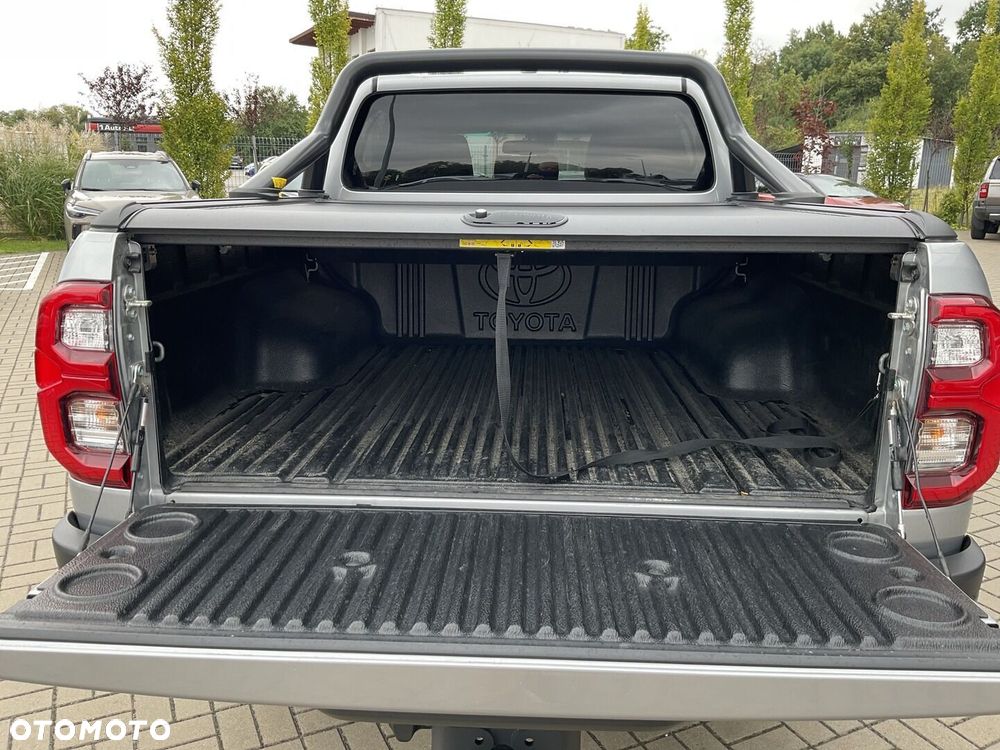 Toyota Hilux 2.8 D-4D mHEV Double Cab Invincible 4x4 - 13