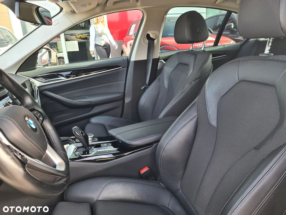 BMW Seria 5 520i Sport Line sport - 12