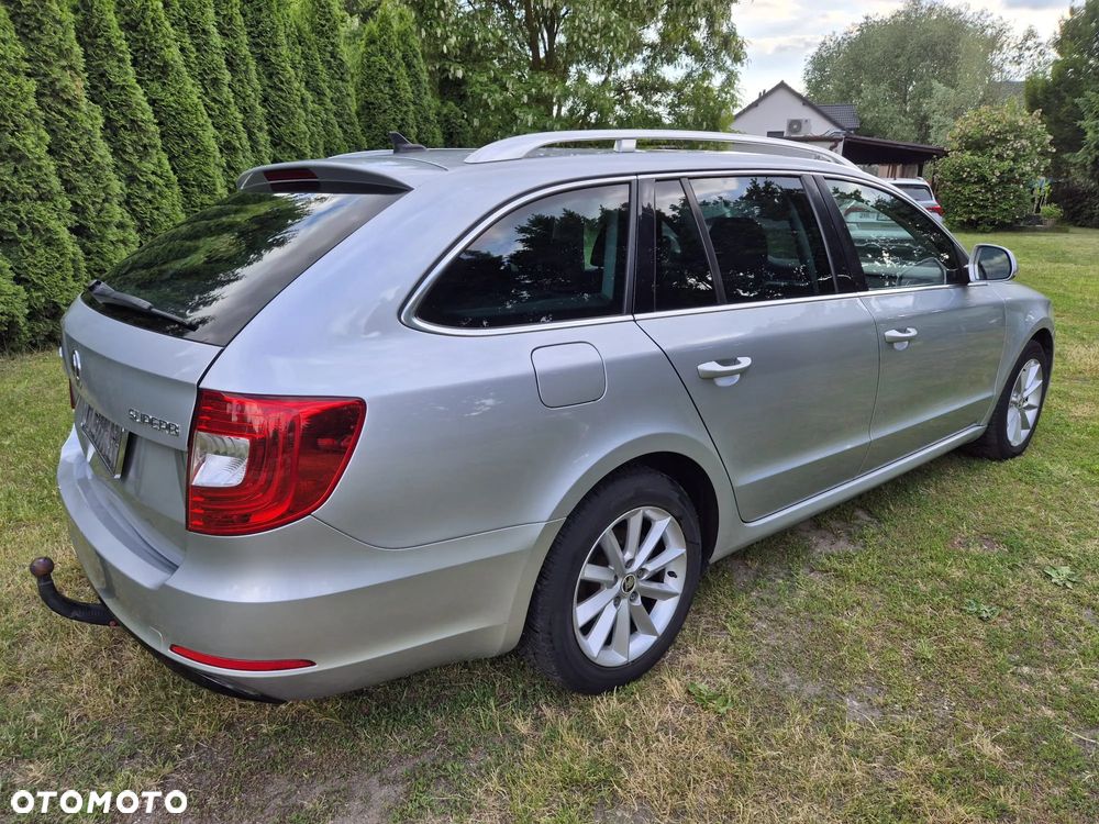 Skoda Superb 1.6 TDI Green tec Ambition - 4