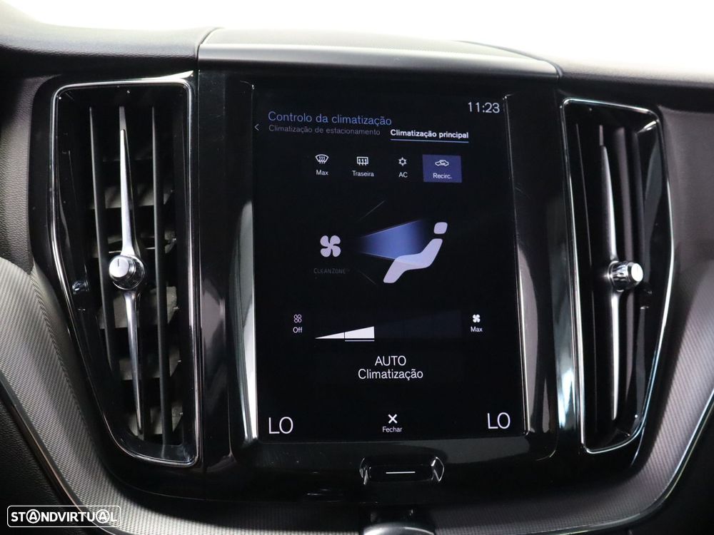 Volvo XC 60 2.0 T8 PHEV R-Design AWD - 17