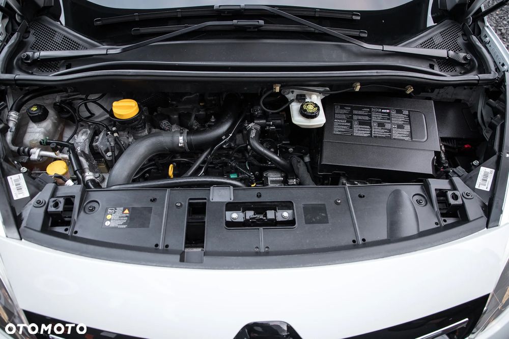 Renault Grand Scenic ENERGY TCe 130 BOSE EDITION - 32