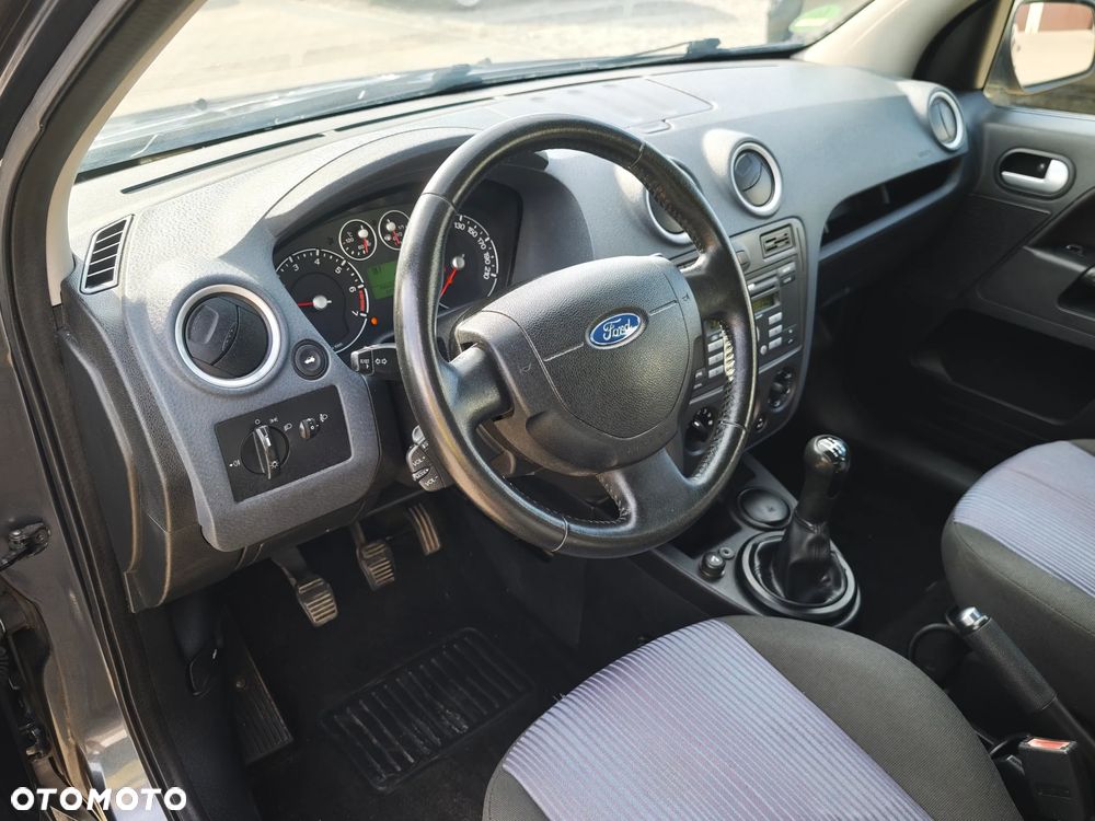 Ford Fusion 1.4 Ambiente - 24
