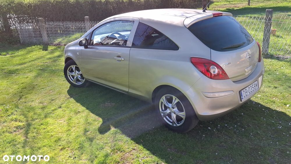 Opel Corsa 1.4 16V Enjoy - 4
