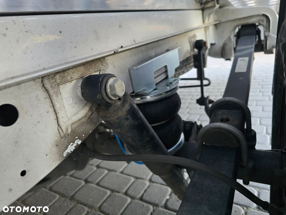 Mercedes-Benz Sprinter 317 - 19