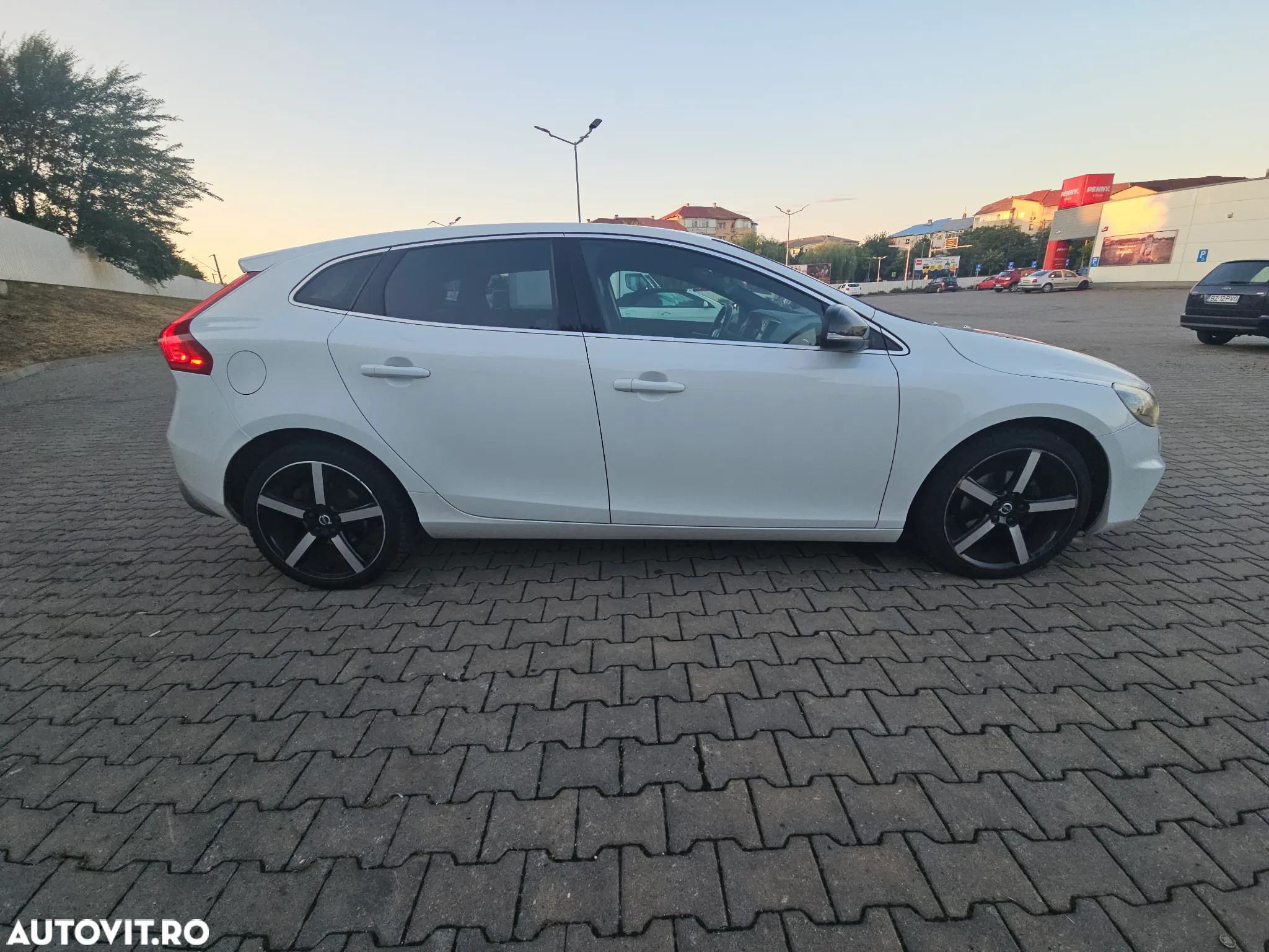Volvo V40 D2 RDesign - 16