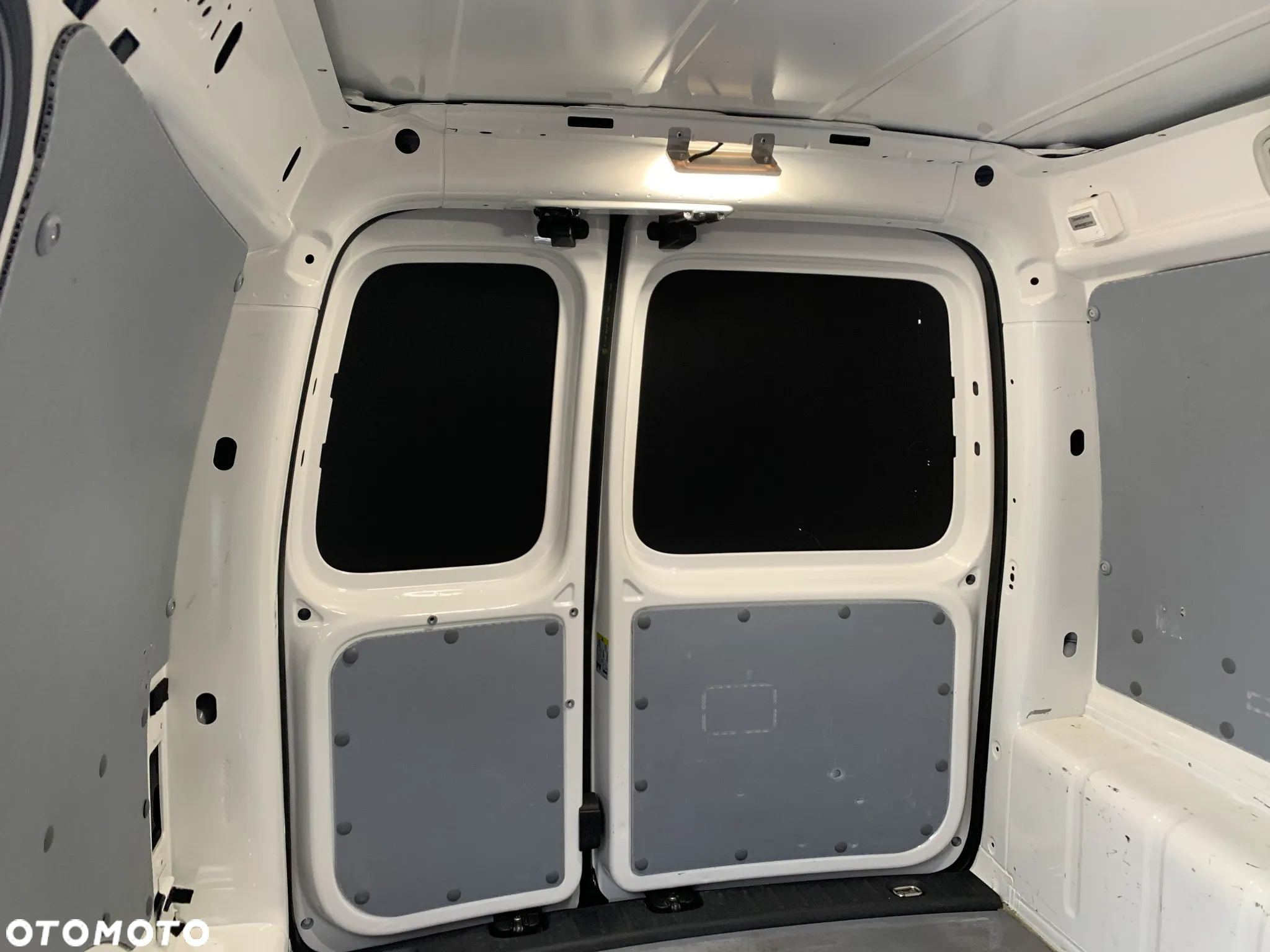 Volkswagen CADDY 2.0TDI 102KM SALON POLSKA SERWISOWANY W ASO VW BARDZO ZADBANY JEDEN WŁAŚCICIEL JAK NOWY - 37