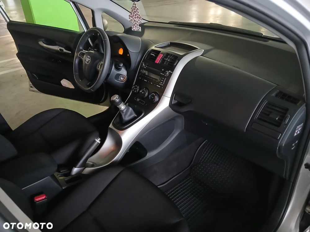 Toyota Auris 1.33 VVT-i Terra - 12