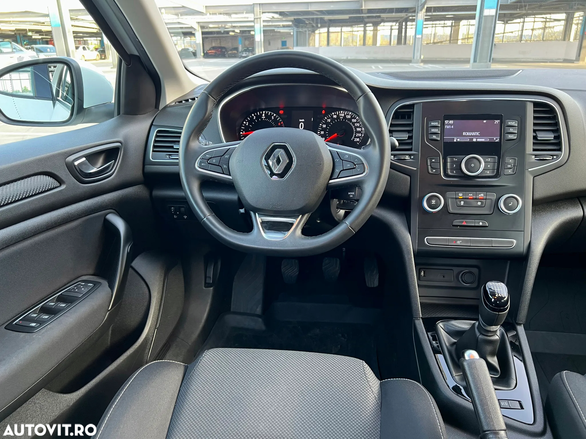 Renault Megane TCe 140 GPF Zen - 17