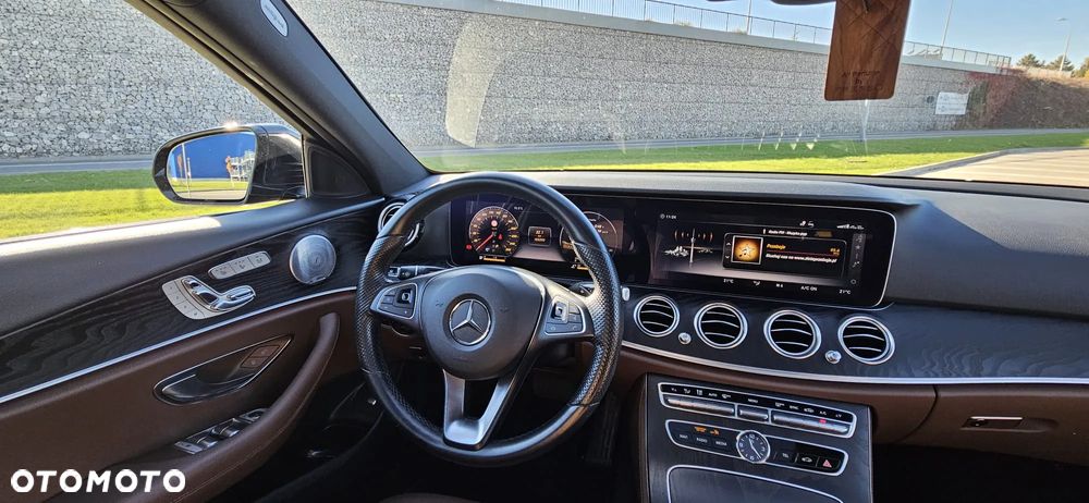 Mercedes-Benz Klasa E 220 d 4-Matic 9G-TRONIC - 5