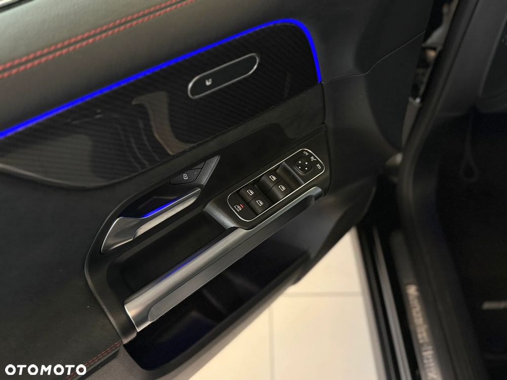 Mercedes-Benz GLB 200 mHEV AMG Line 7G-DCT - 11