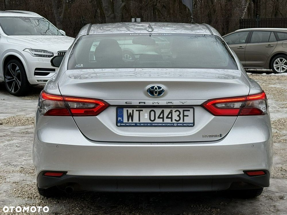 Toyota Camry - 5