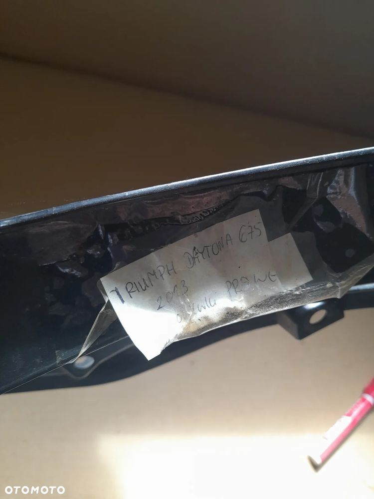 Triumph Daytona 675 R - panel wewnętrzny prawy 2309460 A261C - 2