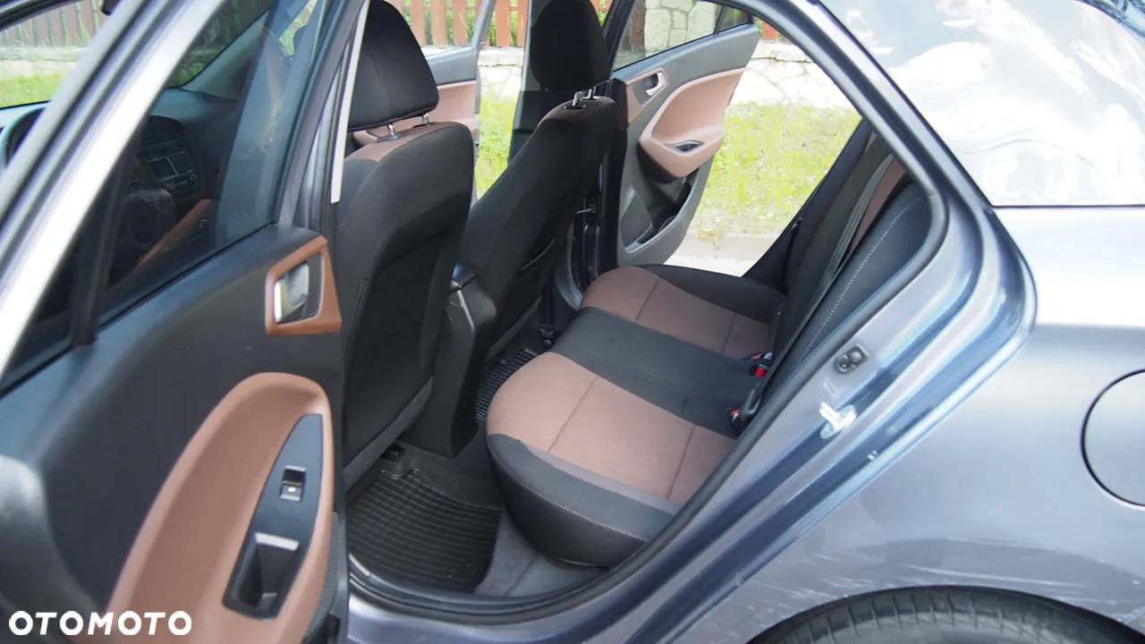 Hyundai i20 blue 1.2 Advantage+ - 11