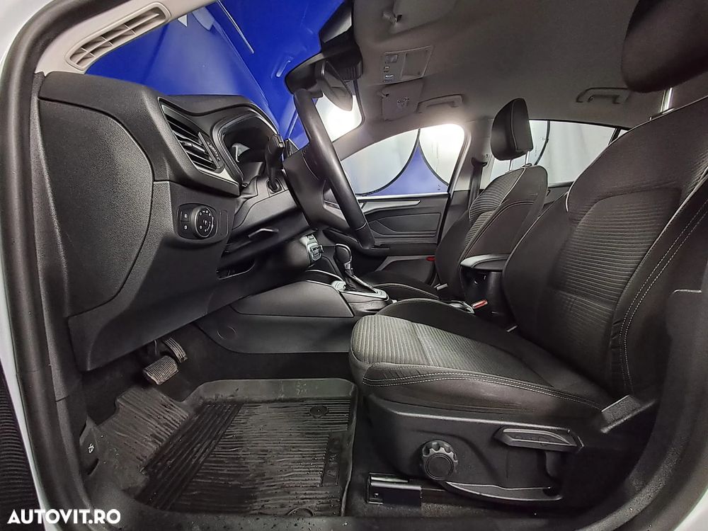 Ford Focus 1.0 EcoBoost MHEV Titanium - 11