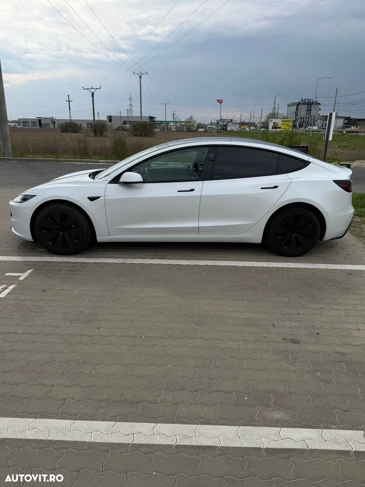 Tesla Model 3 - 5