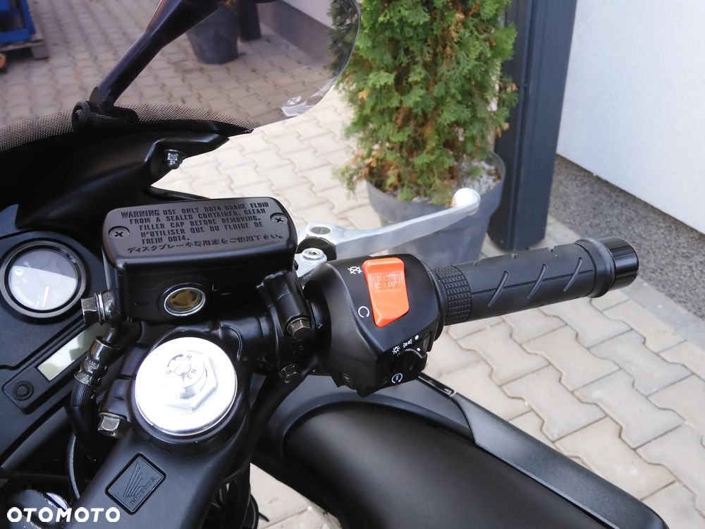 Honda CBR - 27