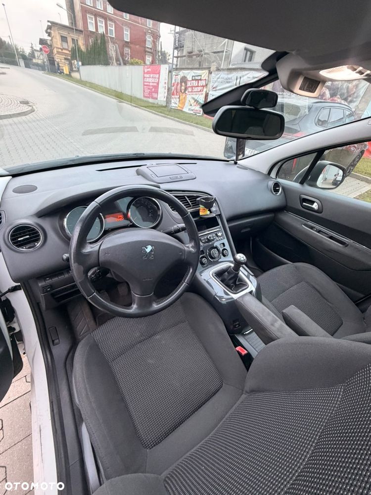 Peugeot 5008 2012 photo 3