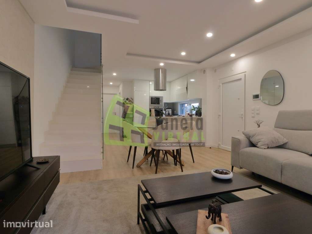Moradia Geminada T3 com Piscina - Fernão Ferro - Grande imagem: 2/18