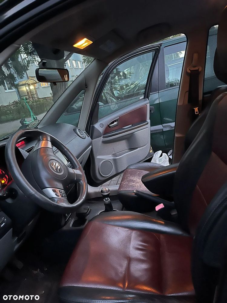 Suzuki SX4 - 8