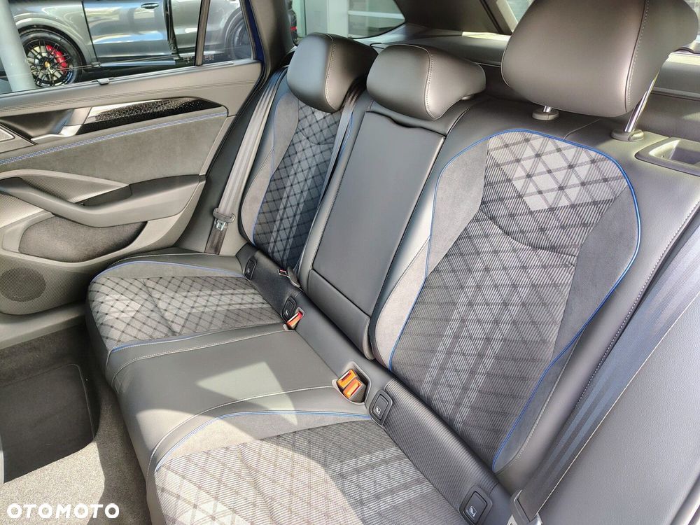 Volkswagen Passat - 7