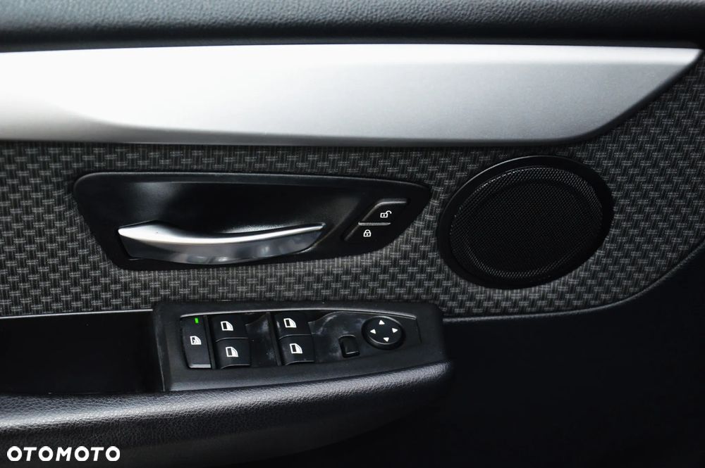 BMW Seria 2 216d - 13