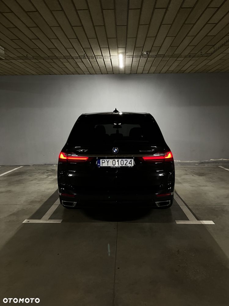 BMW X7 - 12