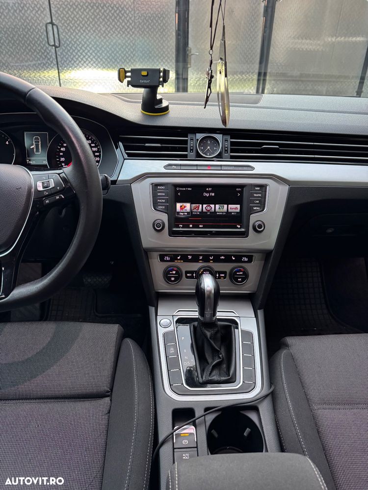 Volkswagen Passat - 14