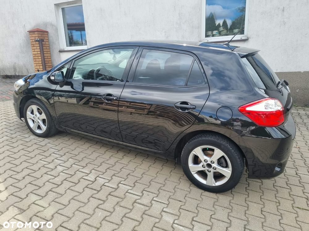 Toyota Auris 1.6 Premium + - 8
