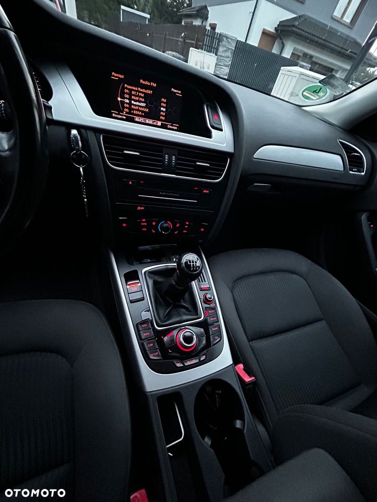 Audi A4 Avant 2.0 TDI - 10