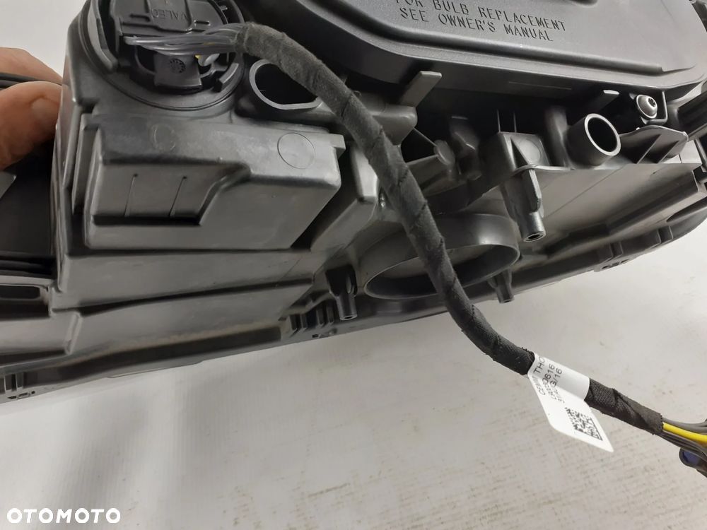 Lampa prawa Volvo S60 V60 Zwykła. H7 H9. 13-18 r. - 9