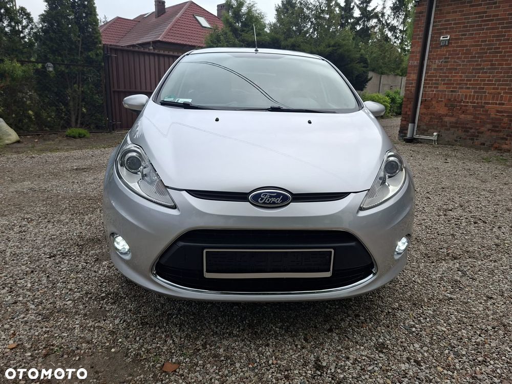 Ford Fiesta 2009 photo 2
