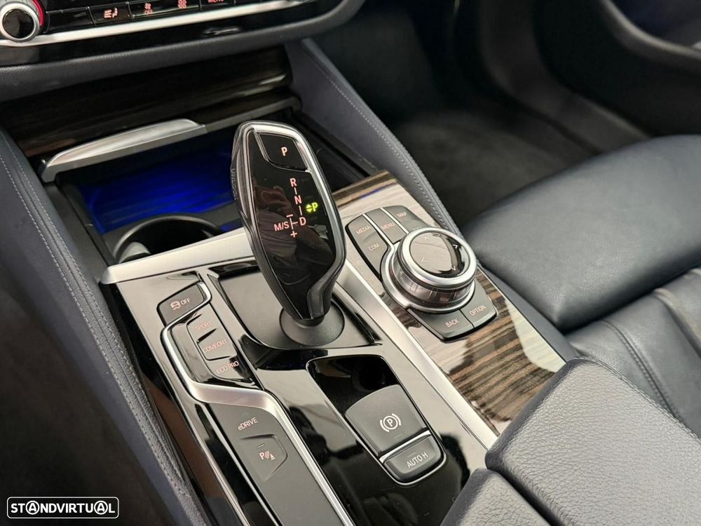 BMW 530 e iPerformance Line Luxury - 36
