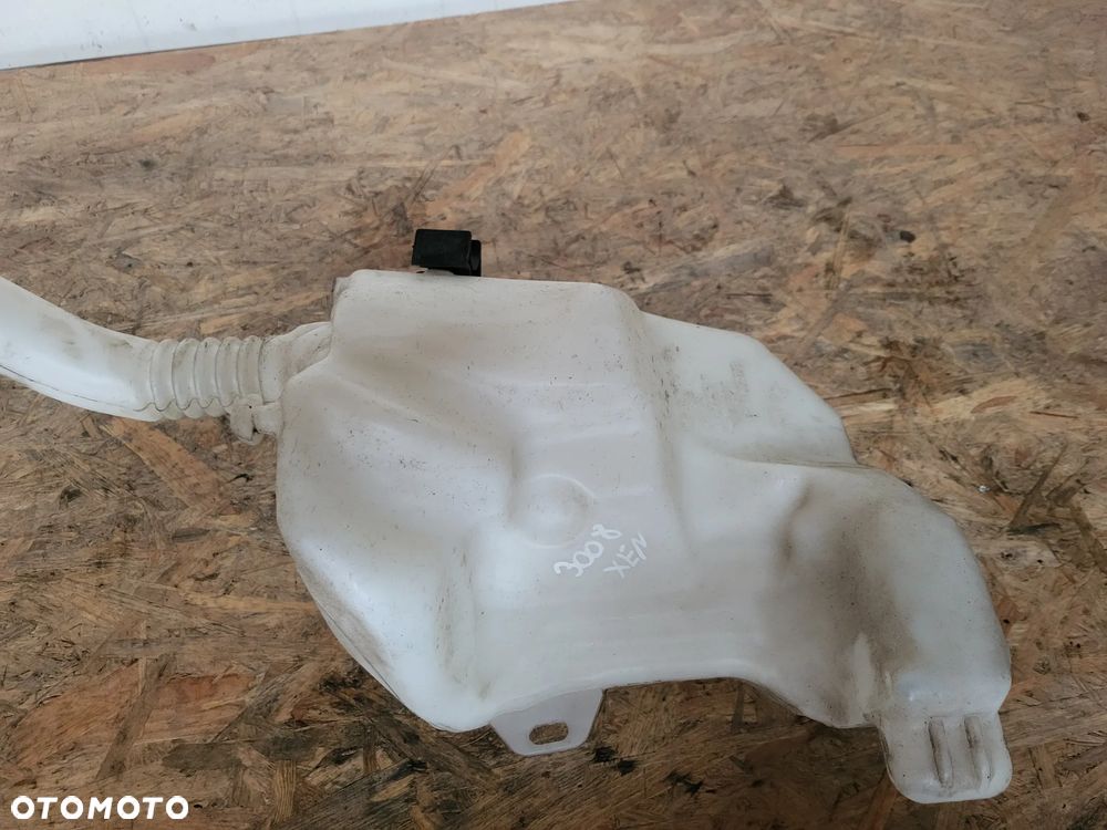 Zbiorniczek płynu spryskiwaczy Peugeot 3008 5008 Xenon - 4