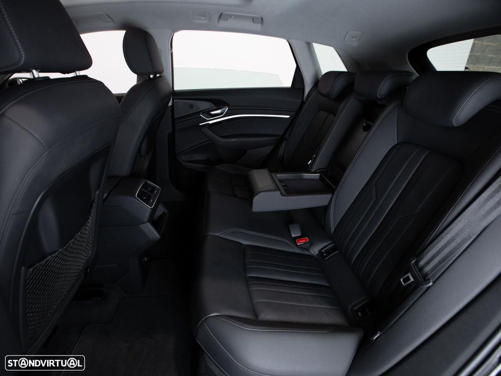 Audi e-tron 55 quattro - 11