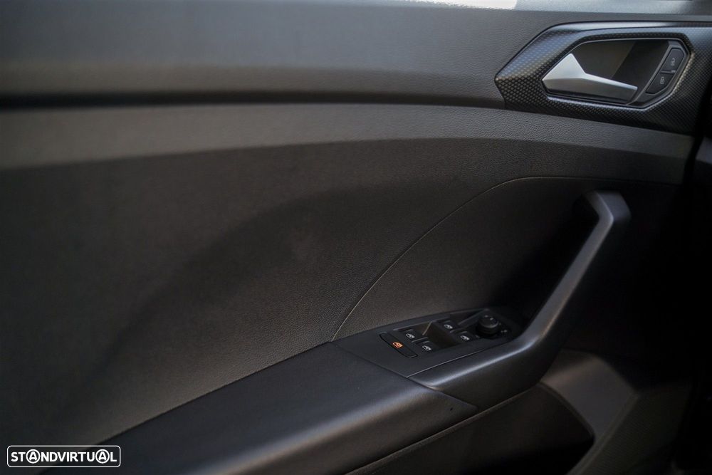 VW T-Cross 1.0 TSI BlackStyle DSG - 19