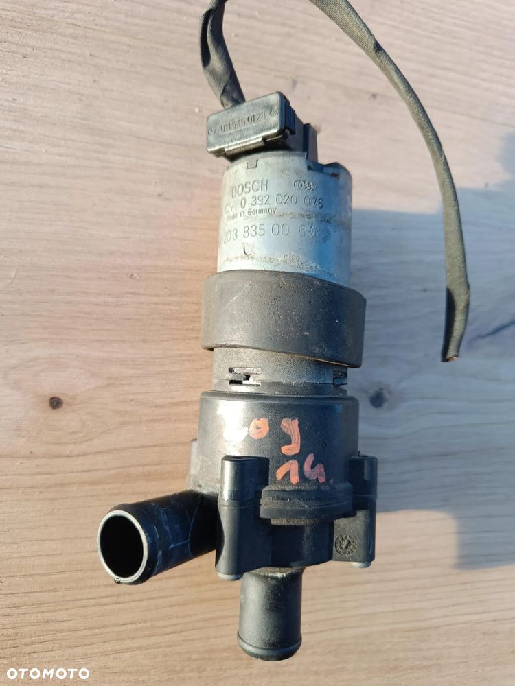 MERCEDES W203 W209 CLK DODATKOWA POMPKA POMPA WODY 2038350064 - 1