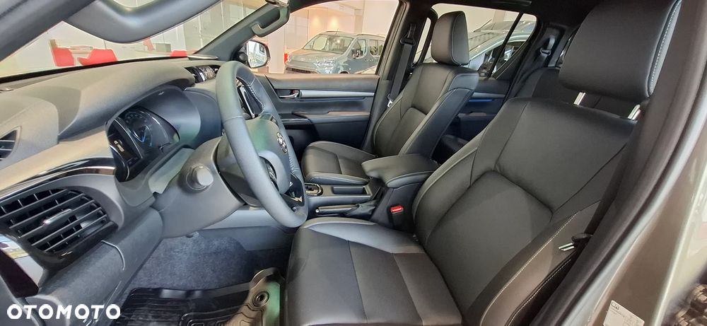 Toyota Hilux 2.8 D-4D mHEV Double Cab Invincible 4x4 - 8