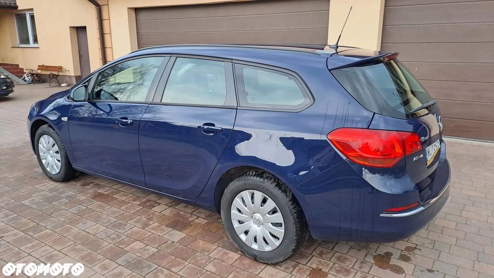 Opel Astra IV 1.6 CDTI Essentia - 4